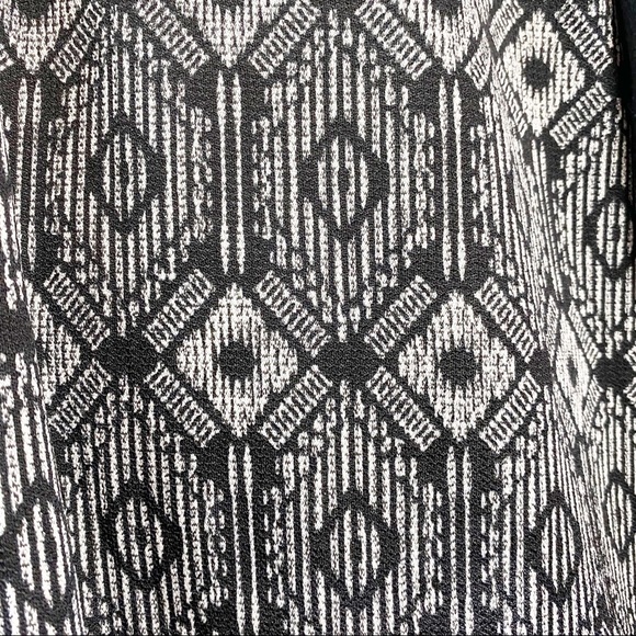 Maurices Size 2 Tribal Print Long Sleeve Shirt Top - Picture 5 of 7